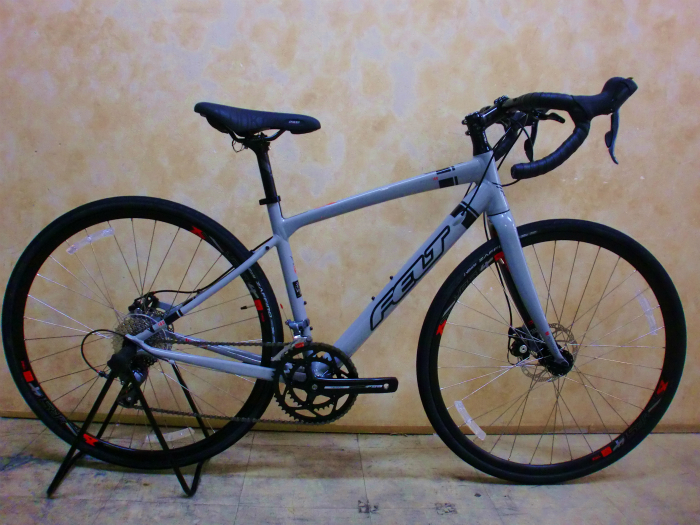 felt v100 road bike