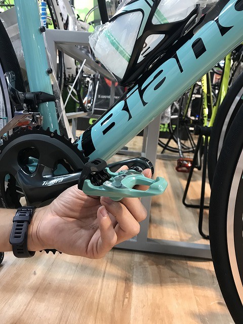 超チェレステ】Bianchiのビンディングペダルです！！！ | 福岡で自転車