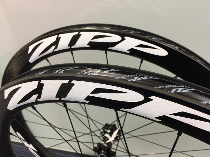 ZIPP】存在感抜群の”白デカール”ZIPP 303 FIRECRESTも入荷！！内幅21mm