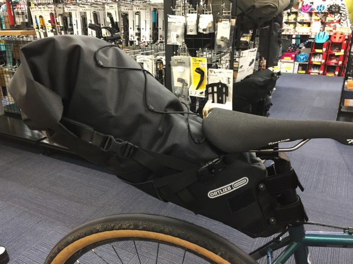 ORTLIEB】自転車旅に心強い完全防水のサドルバッグといえば！！質実 