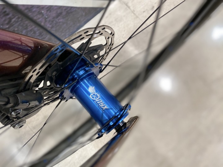 お客様の一台】これこそが究極のこだわり、高級ホイールのハブを組み換えさせて頂きました!!～ZIPP 303 FIRECREST DISC×ONYX  VESPER ROAD～ | 神戸で自転車をお探しならY's Road 神戸店