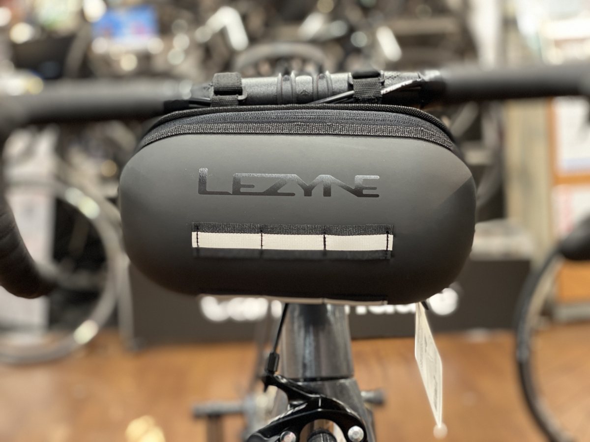 LEZYNE】ハンドルバッグの新たな選択肢、HARD CADDY 京都でスポーツ自転車をお探しならY's Road 京都店