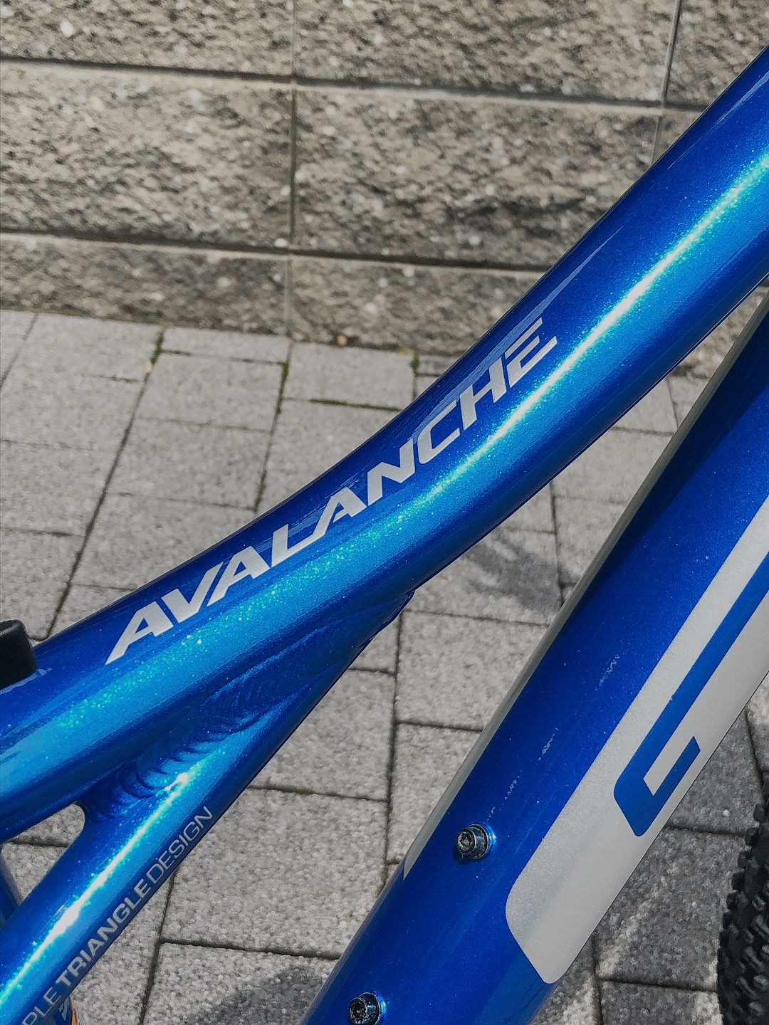 GT】身長が低い方やお子様におすすめ！AVALANCHE SPORT 27.5のSサイズ 