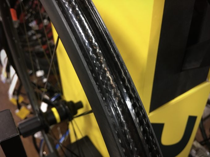 MAVIC】迷ったらコレ。新たな定番ホイールの予感…。【COSMIC SLR 32】｜Y'sRoad PORTAL