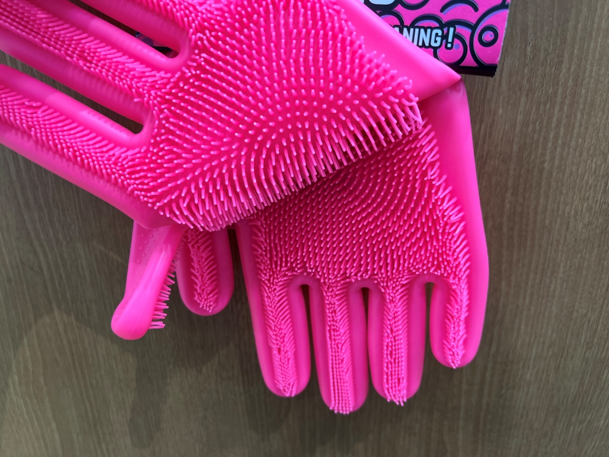 MUC_OFF_SCRUBBER_GLOVES_2