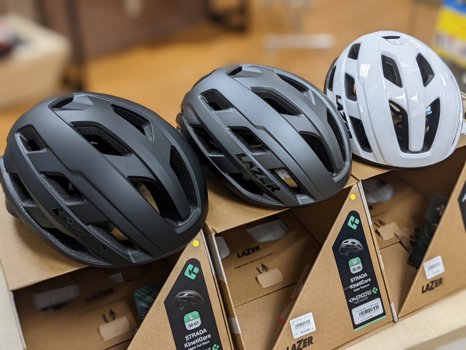 LAZERの新技術搭載の新作ヘルメットが入荷！ | サイクルウェアのこと