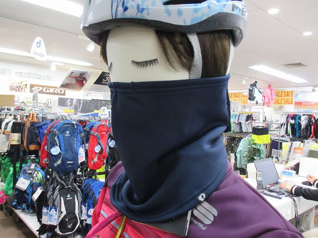 暑いときにすぐ外せる、ネックウォーマー！これ便利！ | サイクルウェアのことならY's Road 大阪ウェア館にお任せください！