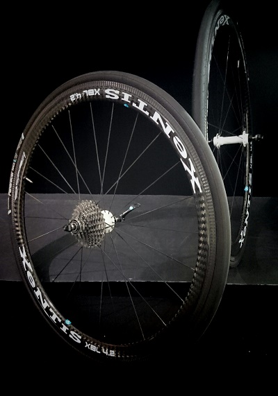 気になるホイール】その名は『XeNTis XBL 4.2』ｶｰﾎﾞﾝｸﾘﾝﾁｬｰ | 大阪で