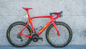 article-bicicleta-chris-froome-pinarello-dogma-f10-victoria-vuelta-espana-2017-59b65a1ab11ee