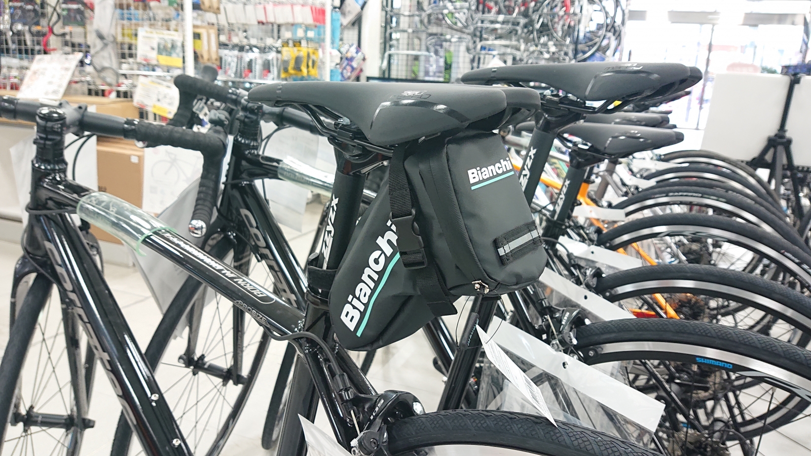 Bianchi純正】オシャレなサドルバッグ入荷してます。｜Y'sRoad PORTAL