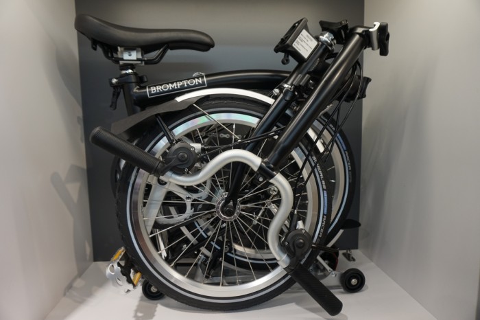 2021年モデル/渋谷BROMPTON】荷物が載せられるリアキャリア付きの