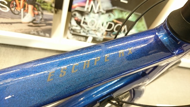 本格的なスポーツクロスバイク】ESCAPE RX DISCありますよ。 | 渋谷で