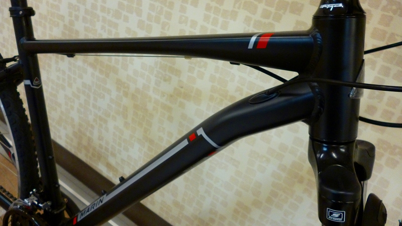 MARIN 「サン ラファイル」！サスペンション付きクロスバイクあります