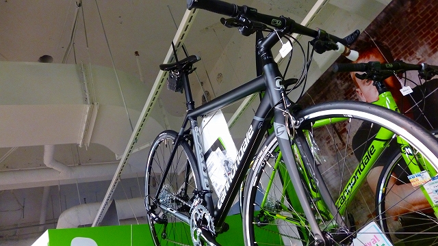 CANNONDALE】ＣＡＡＤ ８ FLAT BAR マットブラックの 「１」 再入荷。 | 新宿で自転車をお探しならY's Road 新宿クロスバイク 館