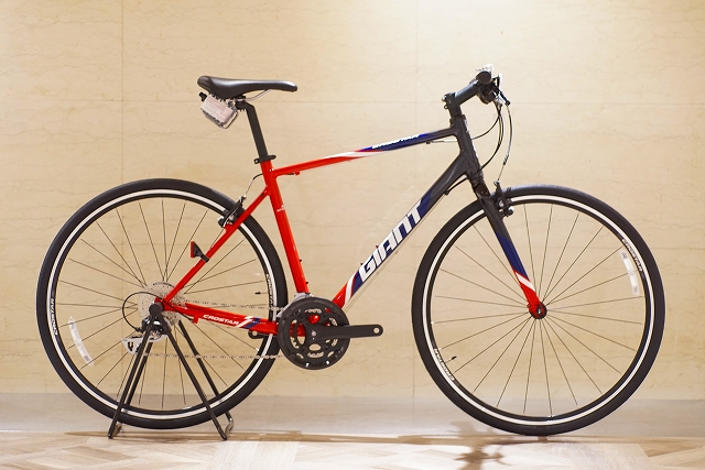 GIANT】軽量クロスバイク、今年１推しカラー入荷！ | 新宿で自転車をお