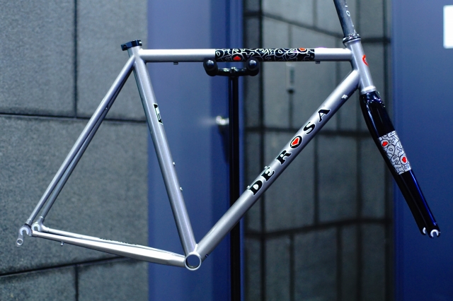 DE ROSA】スペシャルなブラックラベルモデル！ DE ROSA CORUMのご紹介