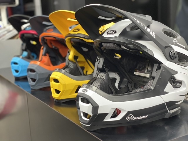 BELL】フルフェイスヘルメットSUPER DH MIPS入荷！！ | サイクルウェア