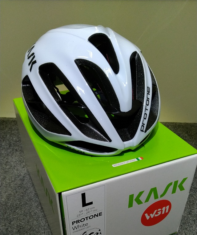 【KASK】大人気のヘルメットPROTONE！ ホワイトがLサイズのみ再入荷しました | サイクルウェアのことならY's Road 上野ウェア
