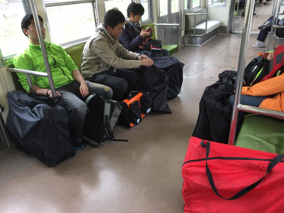 女性に優しいBROMPTONキャスター付き輪行袋で駅の移動も楽々！ | 上野