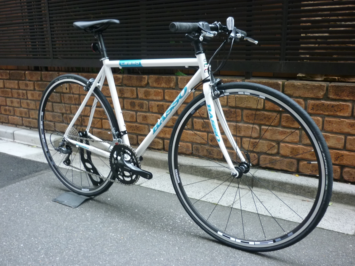 【BASSO】『LESMO』乗りやすくスピーディなクロモリ製フラットバーロードが入荷！！ | 上野、御徒町で自転車をお探しならY's Road