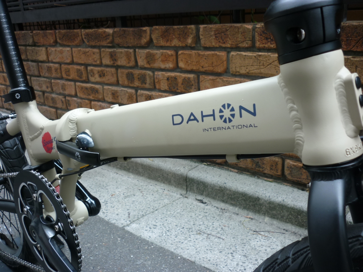 DAHON×アウトレット絶対にパンクしない自転車！SPEEDシリーズが