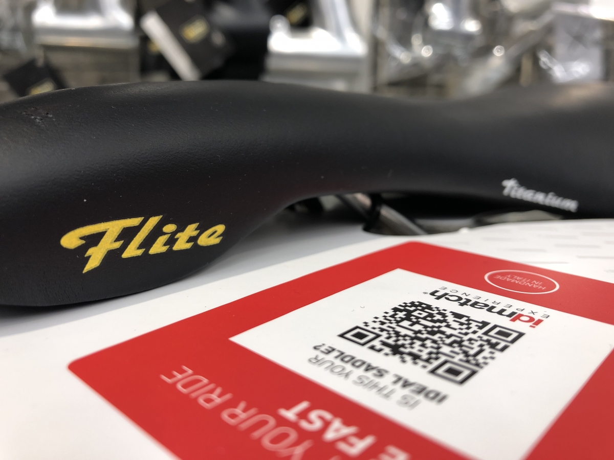 SELLE ITALIA】名品サドルが復活！〝FLITE 1990〟 | 上野、御徒町で