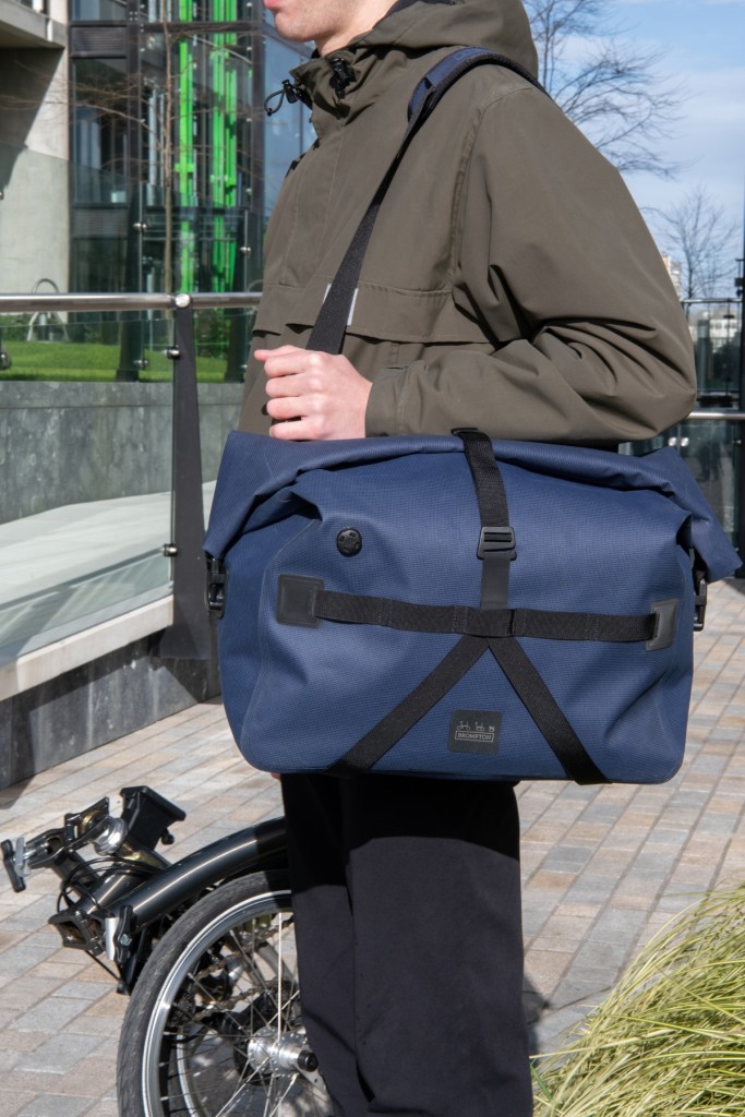 Roll Top Waterproof Bag 25L Navy_4