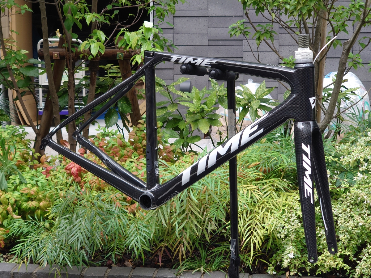 グロスカーボンのTIME ALPE D’HUEZアサゾー店頭にあります！ | 上野、御徒町で自転車をお探しならY's Road 上野アサゾー店