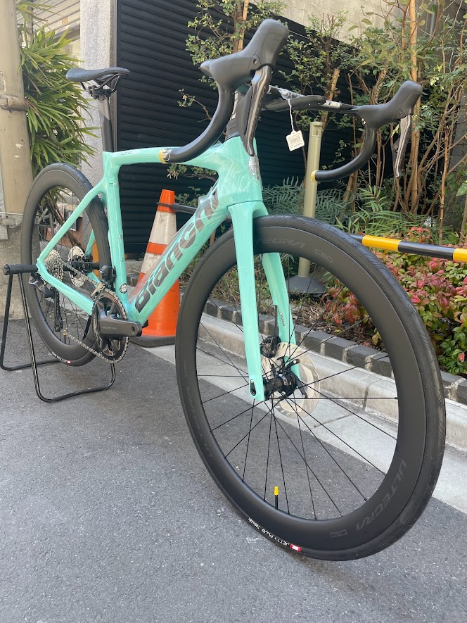 【アサゾー×BIANCHI】BIANCHIの名作エアロロード OLTRE XR４のオリジナル完成車在庫ございます！ハイエンドバ… | 上野、御徒町で自転車をお探しならY