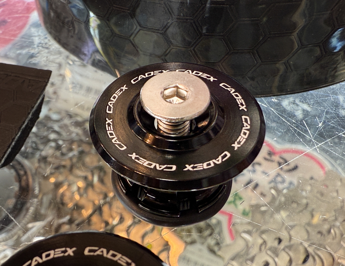 CADEXバーテープ】4mm極厚なのに軽量なCADEXバーテープが入荷しました