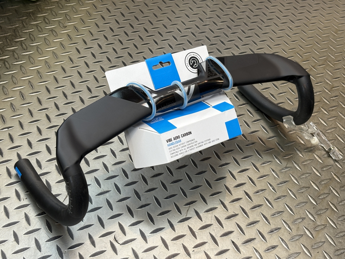 サ*シ様 aeso カーボンエアロハンドル 極太VIBE エアロカーボンハンドルバー在庫あり！究極のエアロを