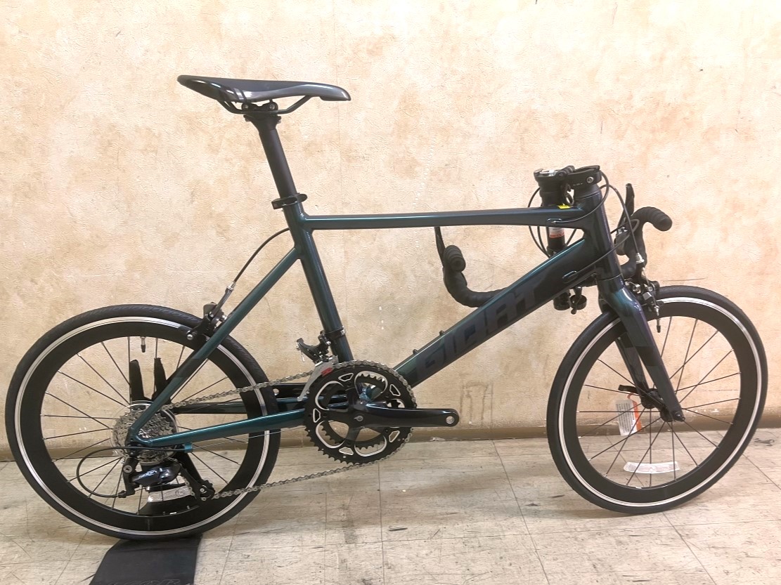 GIANT Idiom 1 軽量高性能ホイール装着 ミニベロ 20インチ - 自転車本体