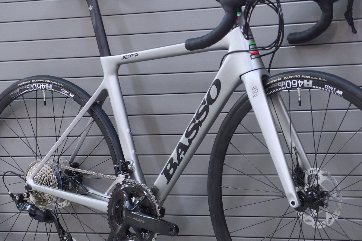 特価カーボンロード】高品質なイタリアンフレームを『12速×油圧