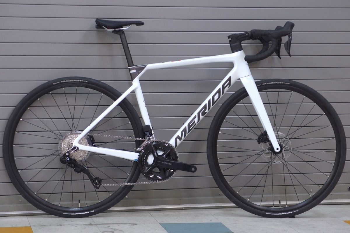 メリダ カーボンロードバイク メリダ、カーボンホイール装備で限定カラー「SCULTURA 6000
