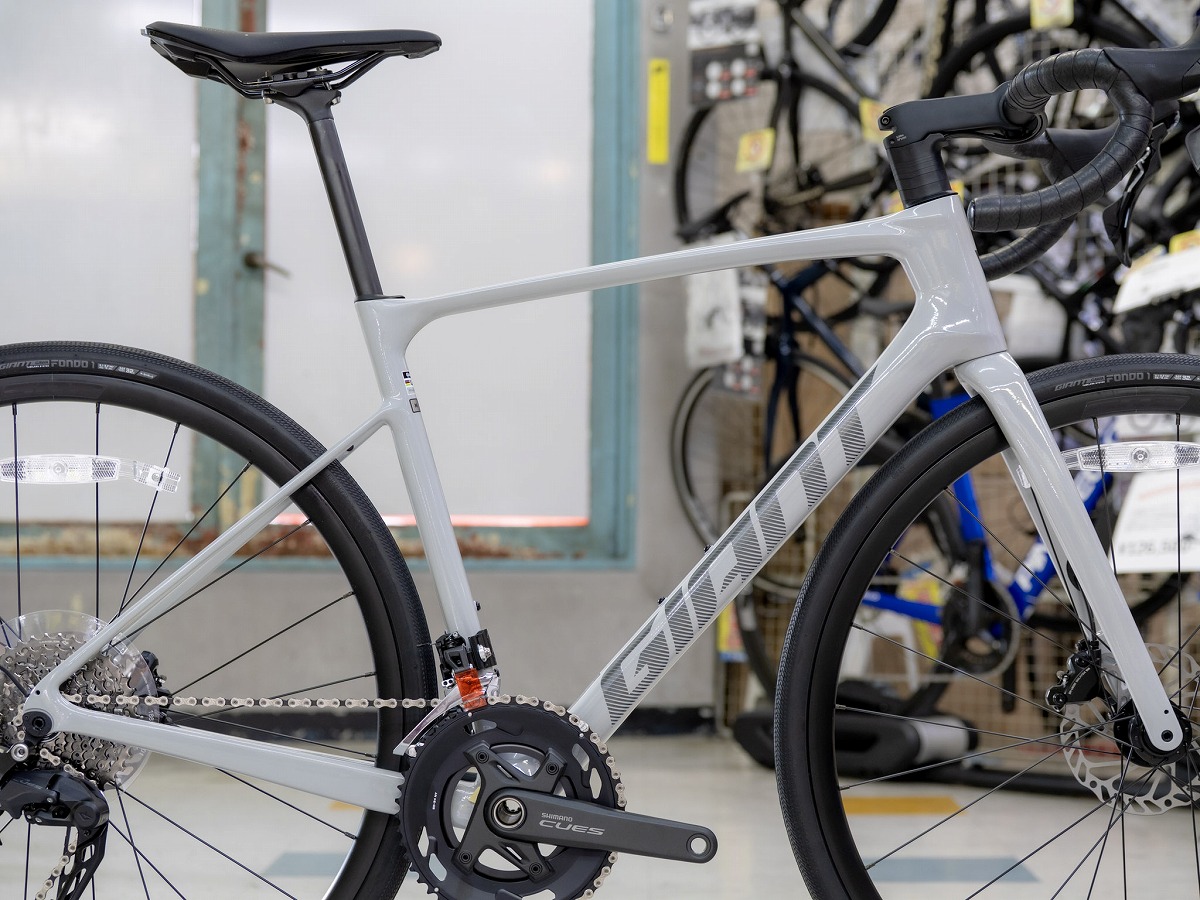 【オールシマノ】GIANT DEFY3 タイヤ等新品！ブレーキはティアグラ！ 2023 GIANT Bicycles | DEFY