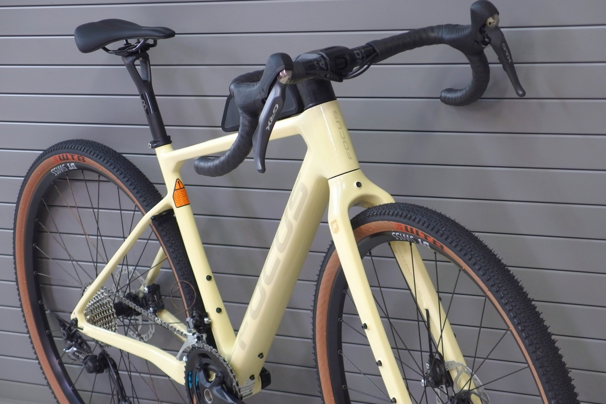 特価カーボングラベル】『11速GRX搭載』なので半額です。拡張性と走行 特価カーボングラベル】『11速GRX搭載』なので半額です。拡張性と走行