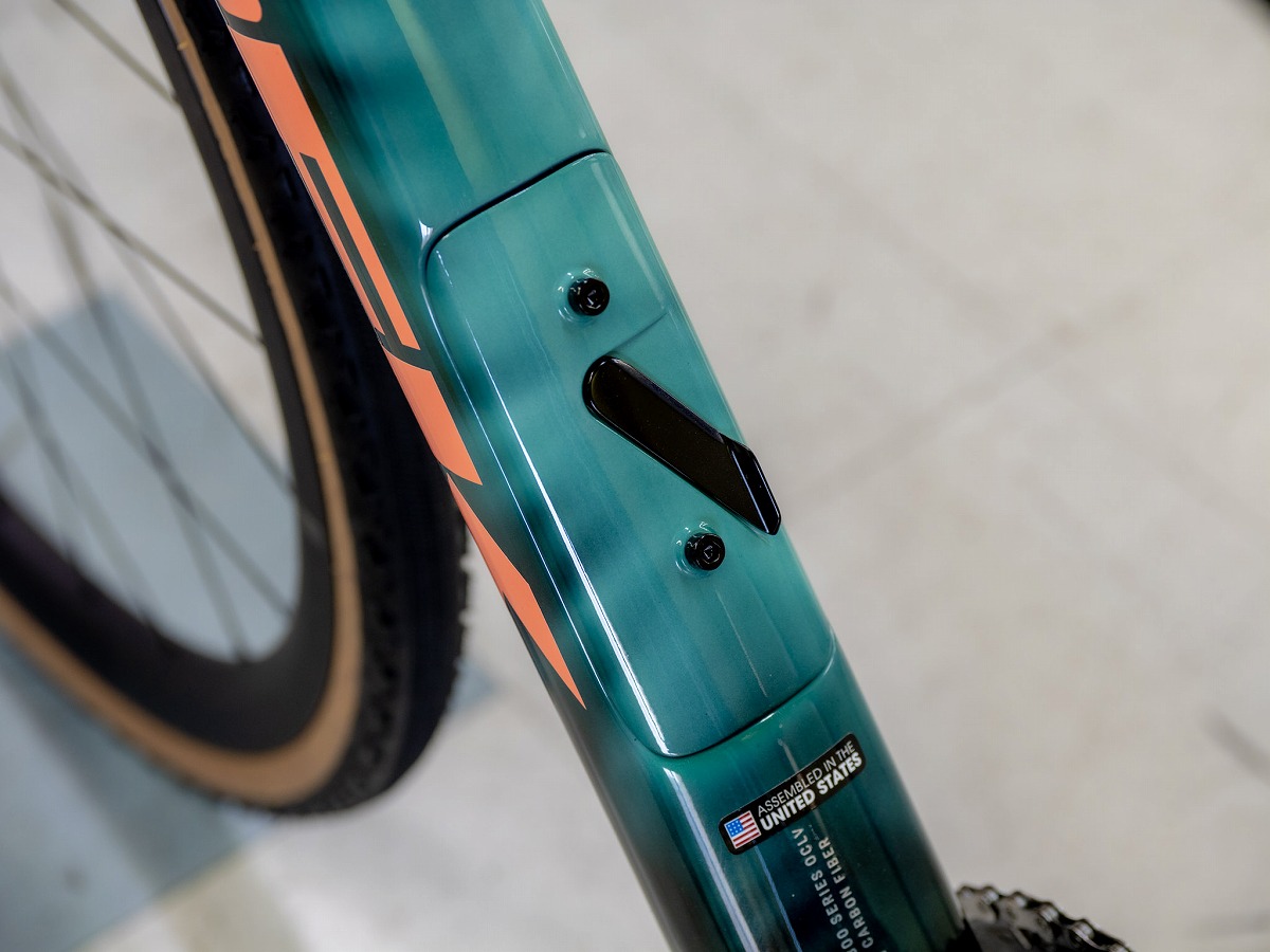 ダウンチューブストレージ