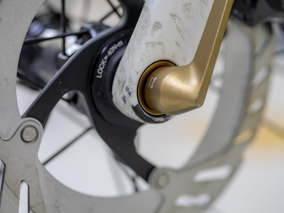 フォークエンド傷