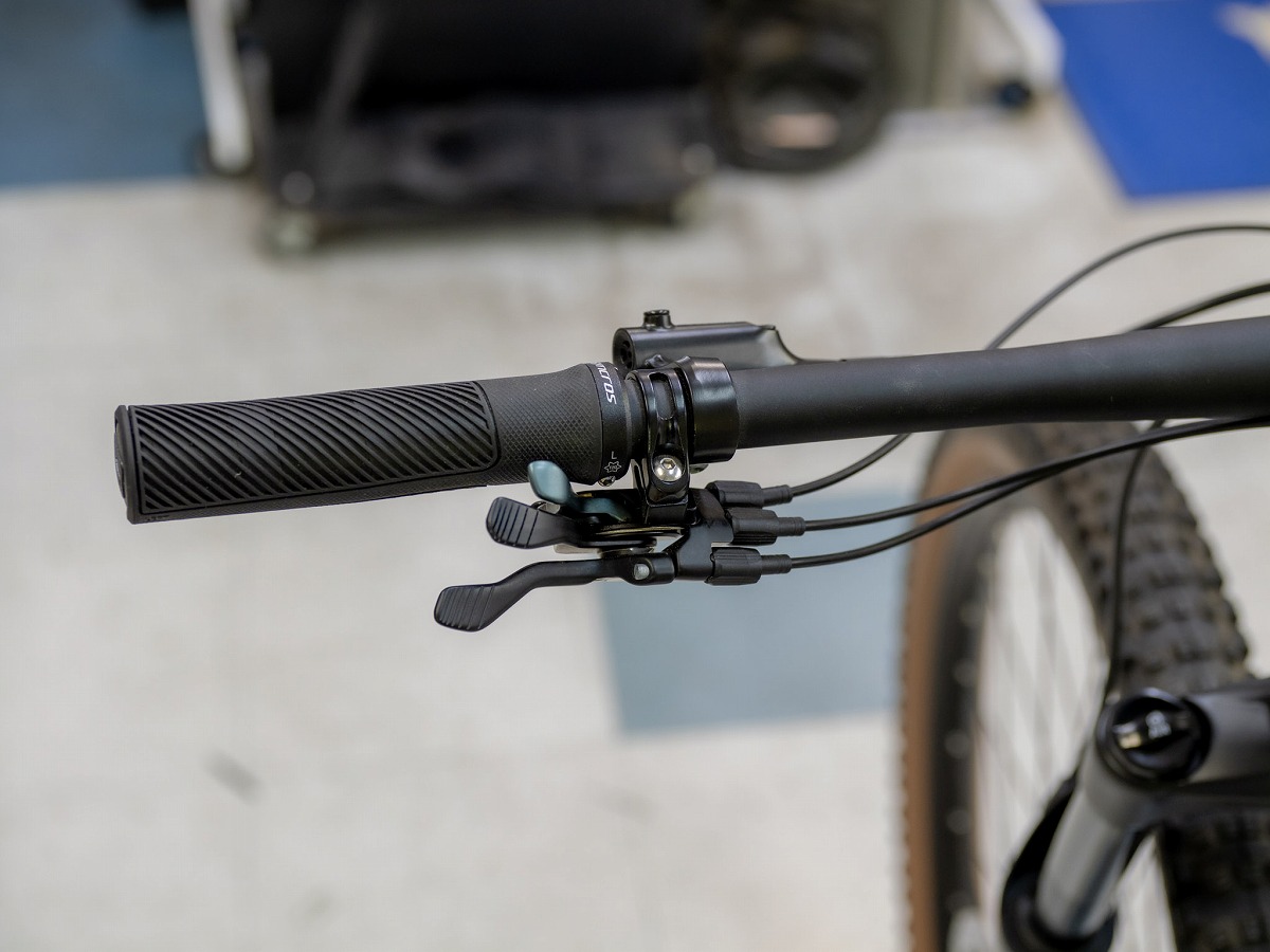 SCOTT SPARK 970 リモートロックアウトレバー