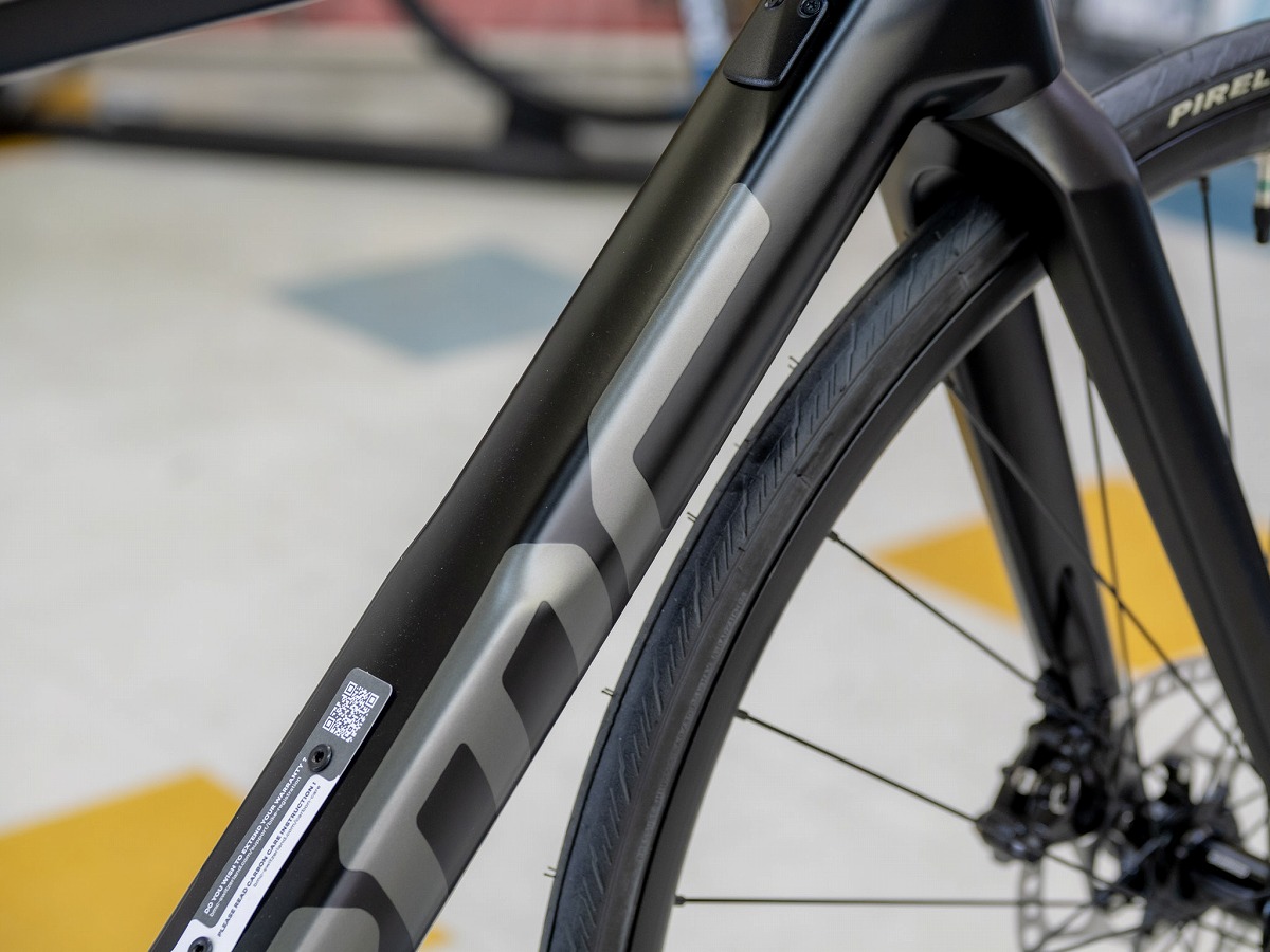 縊れたダウンチューブ