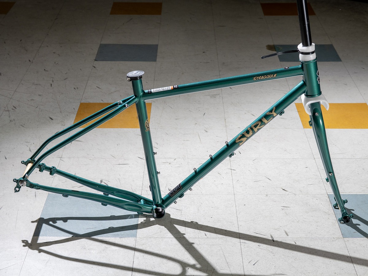 SURLY STRAGGLER GRNカラー