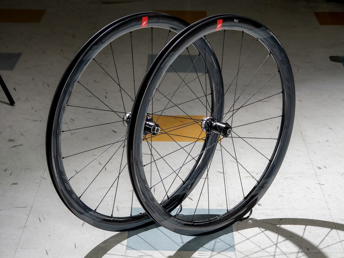 FULCRUM WIND 40 DB C19