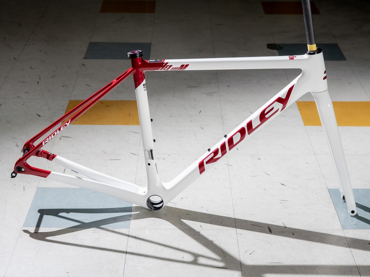 RIDLEY HELIUM DISC WHT/REDカラー