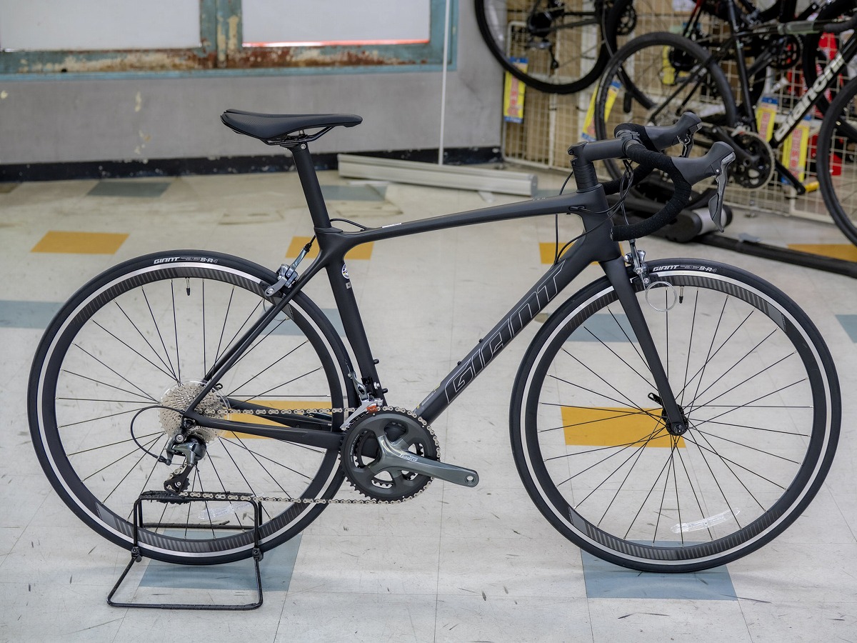 GIANT TCR ADVANCED 3 KOM  M.CBN SMOKEカラー