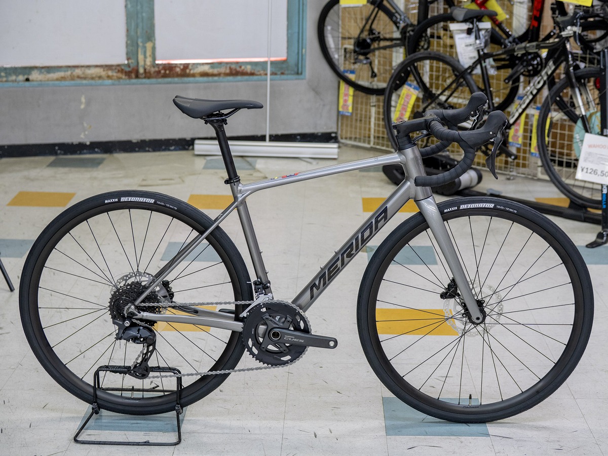 MERIDA SCULTURA ENDURANCE AL CUES GRYカラー