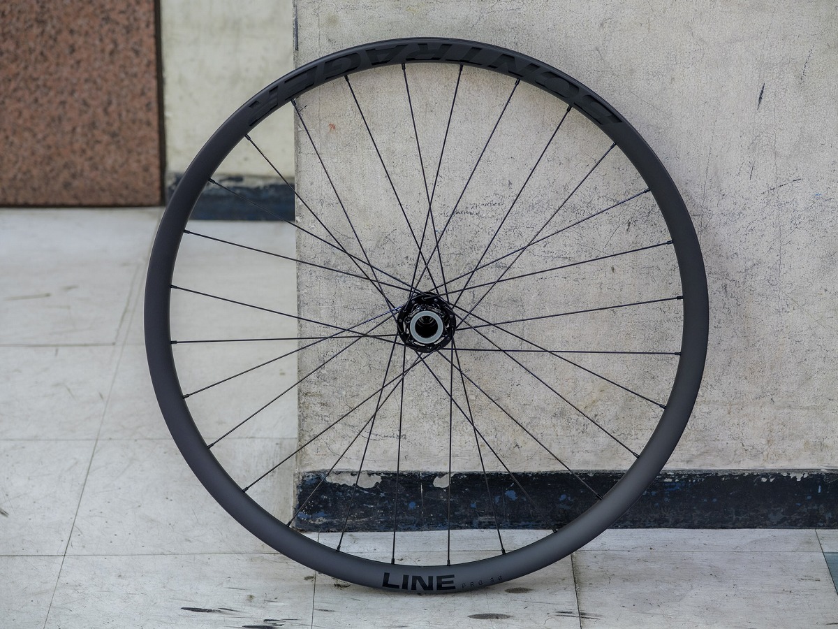 8-_1045862