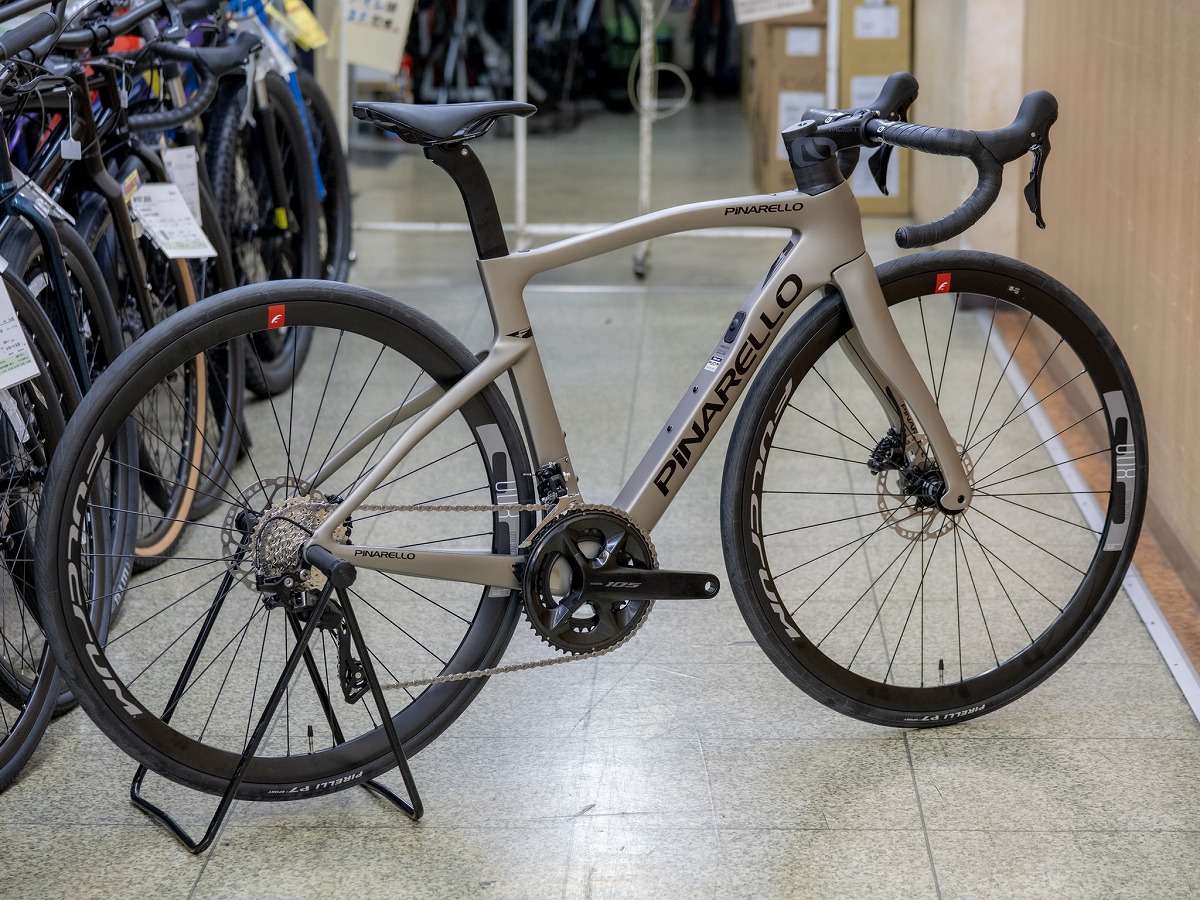 PINARELLO F5 D104 IMPULSE GRY カラー
