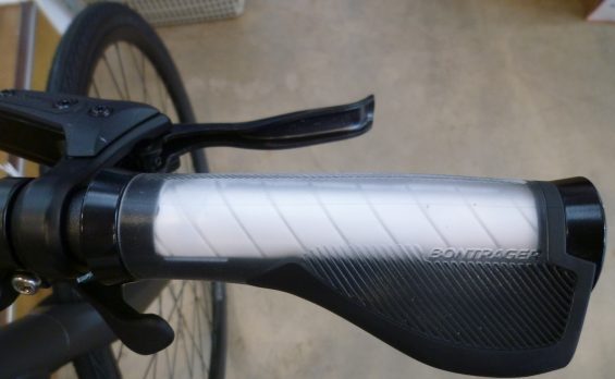 TREK FX3 DISC グリップ