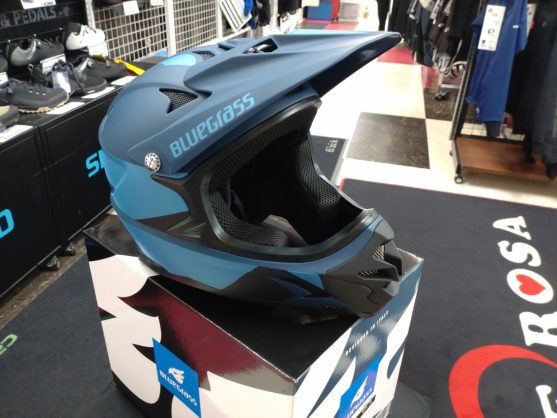 BLUEGRASS】お値ごろ価格のフルフェイス入荷！！ | スポーツ自転車の