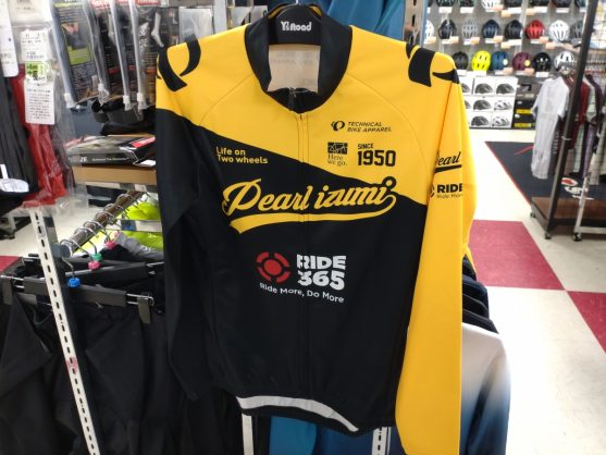 PEARL IZUMI】黒×黄が鮮やかな裏起毛長袖ジャージの入荷です